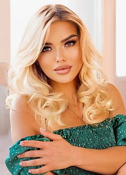 Anastasiia Kiyv 1365656