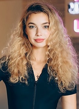Olena Chernihiv 1660367