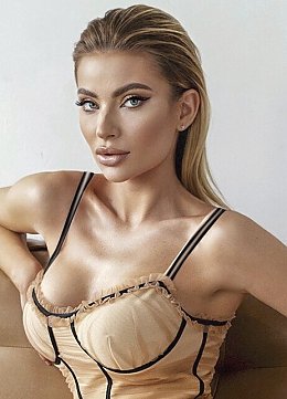 Ruslana Kyiv 1670016