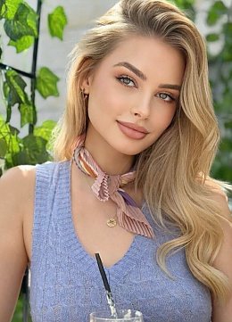 Yulia Warsaw 1742757