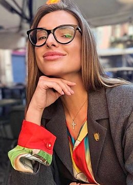 Viktoriia Milan 1896309
