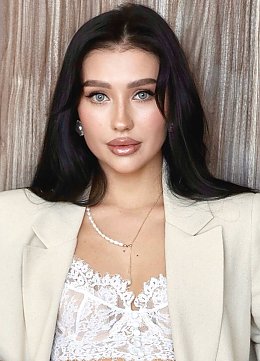 Olga Kyiv 1905913