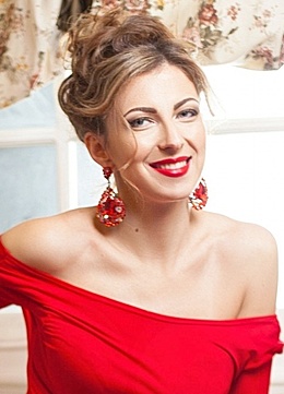 Anna Kharkov 404736