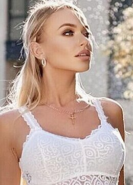 Irina Rovno 833313